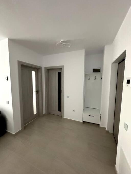 Central River Apartment Cluj-Napoca Exteriör bild